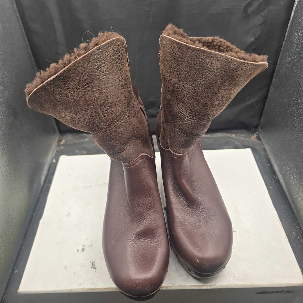 UGG Women's Brown Ankle‎ Boots with Shearling Lining